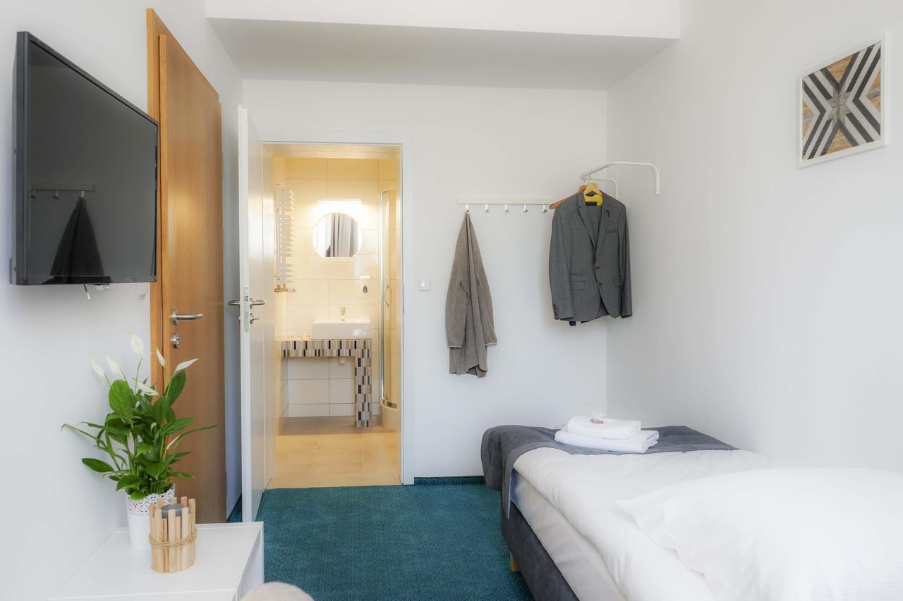Hotel Inner City Kutno Exterior photo